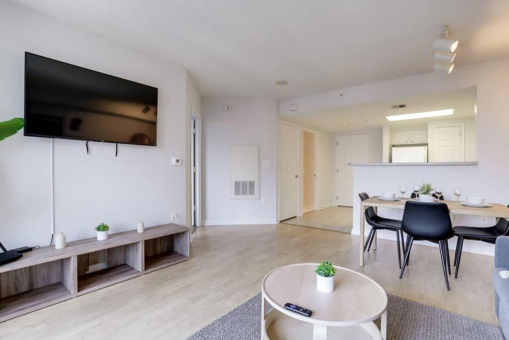 Fantastic 1 Bedroom At Ballston With Gym Apartment Arlington