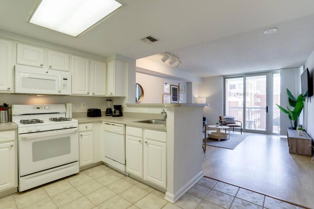 Fantastic 1 Bedroom At Ballston With Gym Apartment Arlington